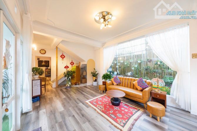 VILLA MẶT TIỀN VẠN HẠNH 378M2 2 TẦNG CÓ 7PN, SÂN VƯỜN RỘNG CÁCH CHỢ ĐÀ LẠT 7P ĐI XE 34 TỶ - 1