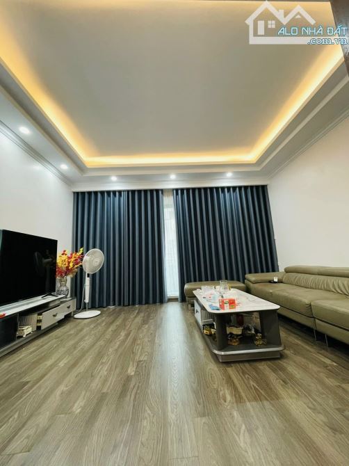 BÁN NHÀ 5 TẦNG THANG MÁY XÂY MỚI, ĐƯỜNG Ô TÔ THÔNG, KHU PHÂN LÔ ĐẸP NHẤT PHỐ KIM ĐỒNG. - 1