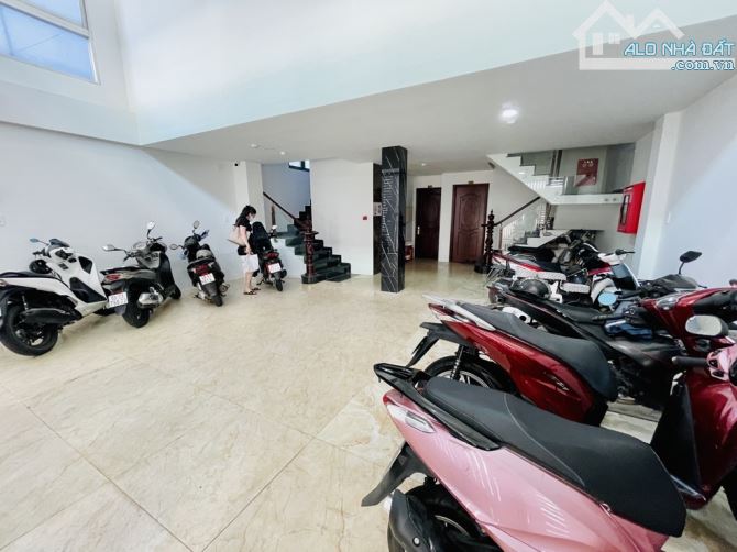 BÁN TÒA NHÀ CHDV MỚI ĐẸP 6 TẦNG NGANG KHỦNG 8M HẬU GIANG THU NHẬP 1,5 TỶ/NĂM 26 TỶ - 1