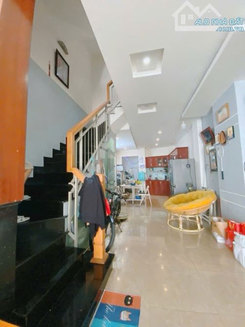 NHÀ SIÊU KHỦNG - 4 TẦNG - SÁT MẶT TIỀN - 45m2 - 5 Phòng - Ngay Khu Ẩm Thực Phan Xích Long - 1