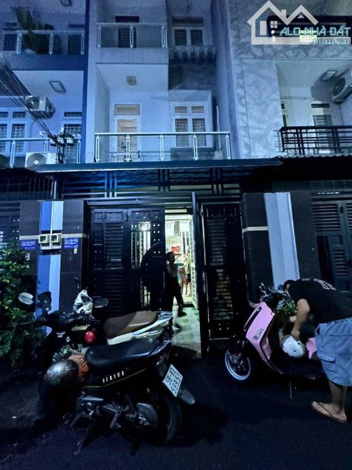 Bán nhà gần chợ Cầu- Quận 12 – DT 51m2 – 3 tầng – chỉ 4,2 tỷ - 1
