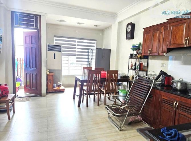 BÁN NHÀ MẶT PHỐ ĐÀO TẤN - VỈA HÈ ĐÁ BÓNG- 43M2 - 7 TẦNG THANG MÁY - 4.2M MT - 35 TỶ- HIẾM - 1