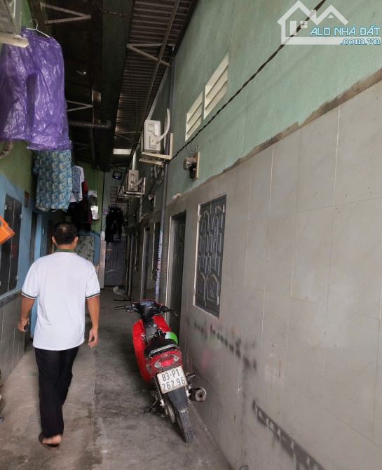 Bán dãy trọ 100m2 5 phòng dòng tiền 120 triệu, Đường xe hơi, chỉ 2,99 tỷ - 1