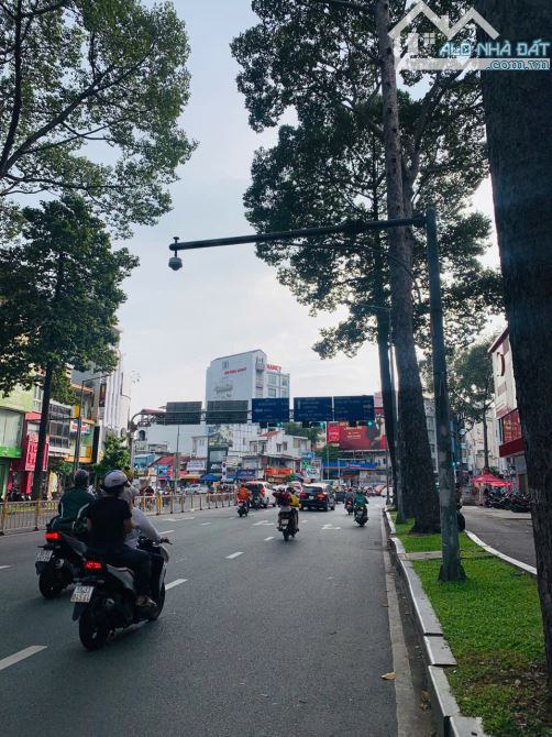 Bán nhà mặt tiền Trần Hưng Đạo, Phường Nguyễn Cư Trinh, Quận 1 DT 4x17m 3 lầu Giá 28.5 tỷ - 1