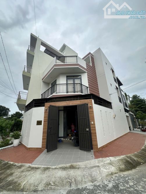 Bán nhà Lô gốc 90m2 , ngang 6m Trịnh Quang
Nghị . Q8, 3 lầu chỉ 7,55 tỷ - 1