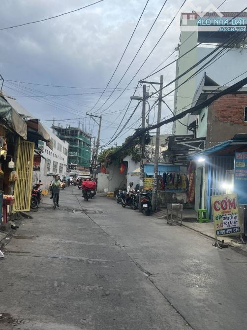 Nhà Mới Đẹp - Hoàn Công Đủ - Ngang 5,6m - Diện Tích 100m2/Sàn - 3 Tầng - 6,79Tỷ TL Tốt - 1