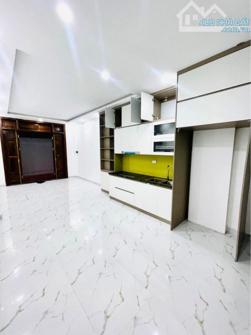 Bán nhà Xuân Đỉnh, 34m2 nhỉnh 8 tỷ, ngõ thông, ô tô đỗ ,thang máy ,sát công viên Hoà Bình - 1