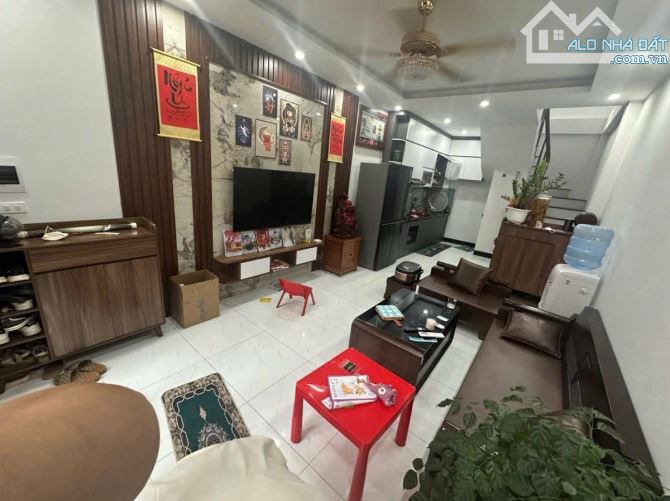 BÁN NHÀ THƯỢNG CÁT - FULL NỘI THẤT - 32M2 - 5 TẦNG - 5.6 TỶ - 1