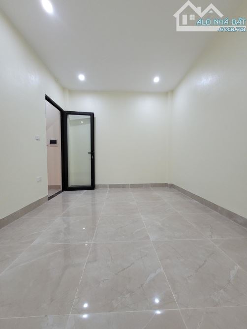 🏡 CỰC ƯU ĐÃI – NHÀ ĐẸP 4 TẦNG – GIÁ CHỈ 5.X TỶ – TỔ 9 THẠCH BÀN – LONG BIÊN - 1