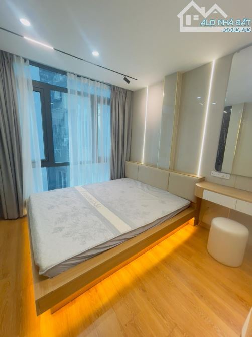 HOÀNG CẦU ĐỐNG ĐA 17TỶ 55M 4T MT 5M PHÂN LÔ 1M RA ÔTÔ TRÁNH NHÀ 2 THOÁNG TRƯỚC SAU - 1