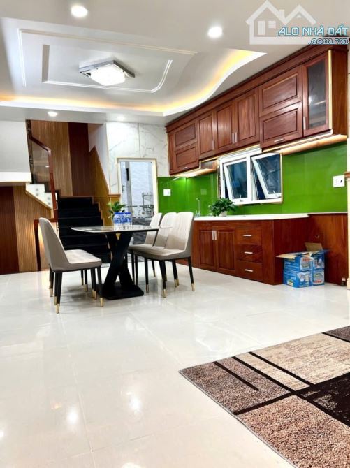 Bán nhà 4 tầng đẹp như villa – Ngang 10m Ngay ĐH GTVT – ô tô ngủ trong nhà - Q12 - 2