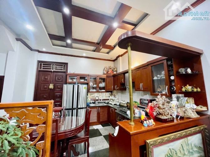 VĨNH PHÚC BA ĐÌNH - BIỆT THỰ 145m2, 4 tầng mặt tiền 8,3m - 3 thoáng - Ô tô - Bảo vệ 24/7 - 2