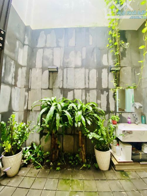 Bán gấp HXH gần nhà ga T3 full nội thất, DT 85M2(5X17) thang máy, 4PN5WC giá bán 17.5 tỷ - 2