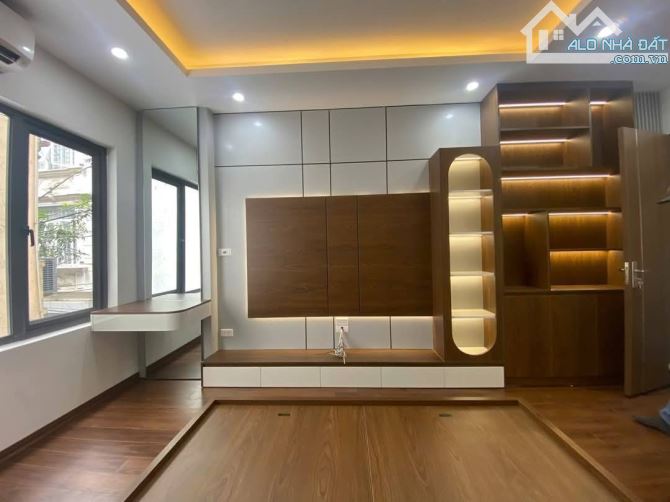 Huỳnh Cung,Phan Trọng Tuệ,36m 5 tầng ngõ thông,5.65 tỷ - 2