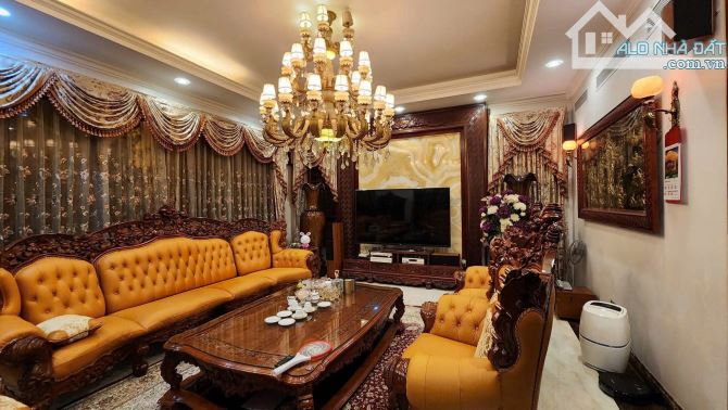 BÁN NHÀ VƯỜN VIỆT HƯNG, NHÀ SIÊU ĐẸP, NỘI THẤT NHẬP KHẨU, GIÁ CHỈ 3x tỷ. - 2