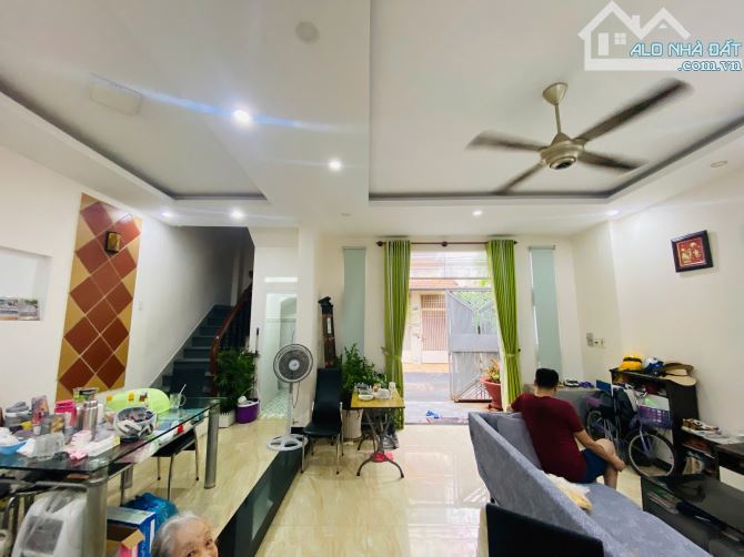 Bán biệt thự ngang lớn 10M đường Bạch Đằng, ngay Chợ Bà Chiểu, Bình Thạnh giá chỉ 15,5 tỷ - 2