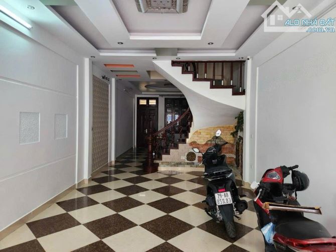 Siêu Hiếm Bán Nhà Phân Lô ÔTô Cầu Giấy 70m2 Hai Mặt Tiền - Vỉa Hè Rộng  Kinh Doanh Sầm Uất - 2