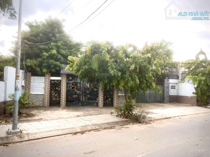 Bán gấp BĐS mặt tiền Huỳnh Thị Mài, Tân Hiệp, Hóc Môn, 25 tỷ, 2039m2 - 2