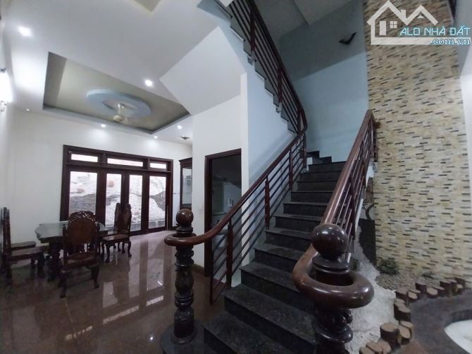 PHAN HUY ÍCH GÒ VẤP ,DT 5,5×20 ,4 TẦNG ,HẺM 10M CÓ VỈA HÈ GẦN SÂN BAY EMART ,NHỈNH 12 TỶ - 2
