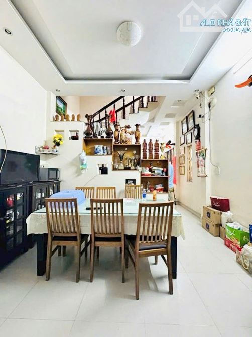 𝐏𝐇𝐔́ 𝐍𝐇𝐔𝐀̣̂𝐍 - HẺM XE HƠI - P5 - 80M² - 3 TẦNG BTCT - 4PN 3WC - (4.2m x 17.5m) - 2