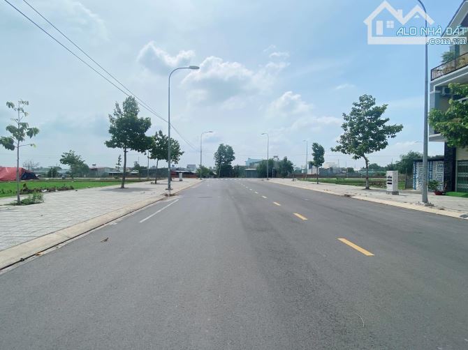 BÁN GẤP MIẾNG ĐẤT ĐẸP 240m2 NGAY KHU TTHC NHƠN TRẠCH GIÁ 3TỶ6, ĐƯỜNG NGUYỄN HỮU CẢNH - 2