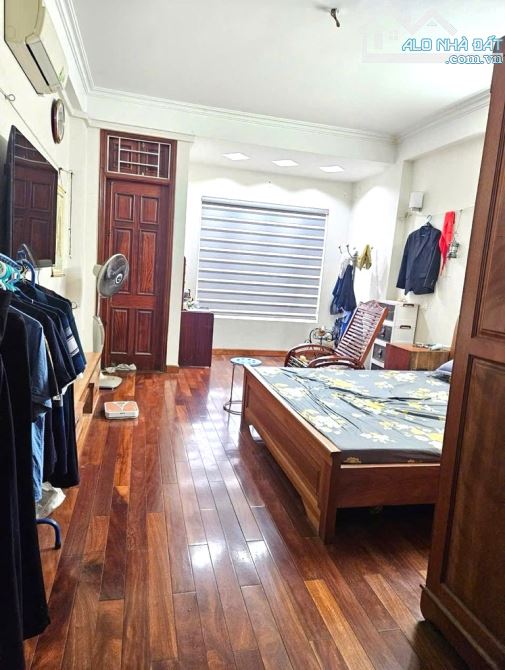 BÁN NHÀ MẶT PHỐ ĐÀO TẤN - VỈA HÈ ĐÁ BÓNG- 43M2 - 7 TẦNG THANG MÁY - 4.2M MT - 35 TỶ- HIẾM - 2