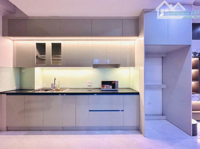 BÁN NHÀ CẦU GIẤY - MỚI ĐẸP - THANG MÁY - Ô TÔ TRÁNH 10M - VỊ TRÍ TUNG TÂM - 45M2, 12 TỶ - 2