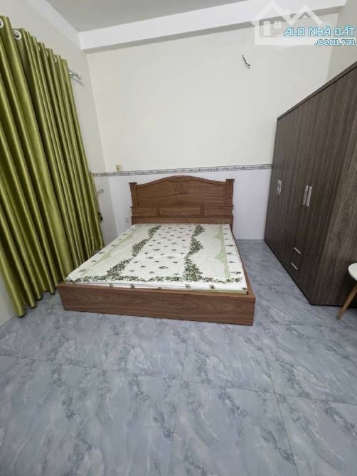 Nhà Mới Đẹp - Hoàn Công Đủ - Ngang 5,6m - Diện Tích 100m2/Sàn - 3 Tầng - 6,79Tỷ TL Tốt - 2