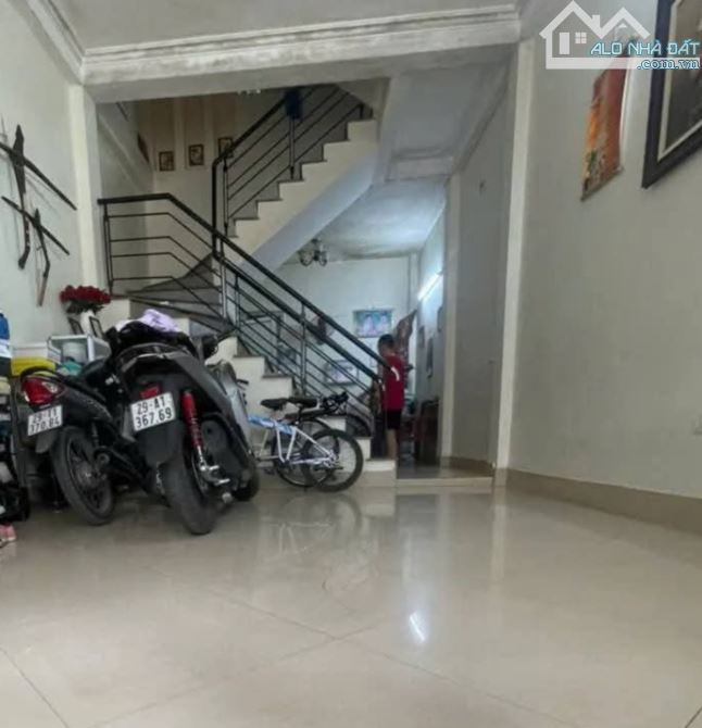 NHÀ PHỐ NGUYỄN VIẾT XUÂN - Q. HÀ ĐÔNG - KINH DOANH SẦM UẤT - Ô TÔ TRÁNH - VỈA HÈ RỘNG . - 2