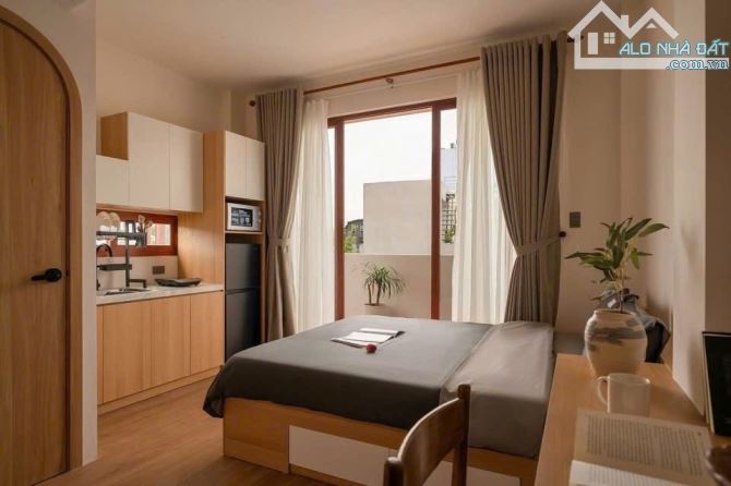 BÁN TOÀ NHÀ 11 CHDV STUDIO LUXURY - DOANH THU 1.2 TỶ/NĂM - GIÁP PHÚ NHUẬN - DTS 330 m2 - 2