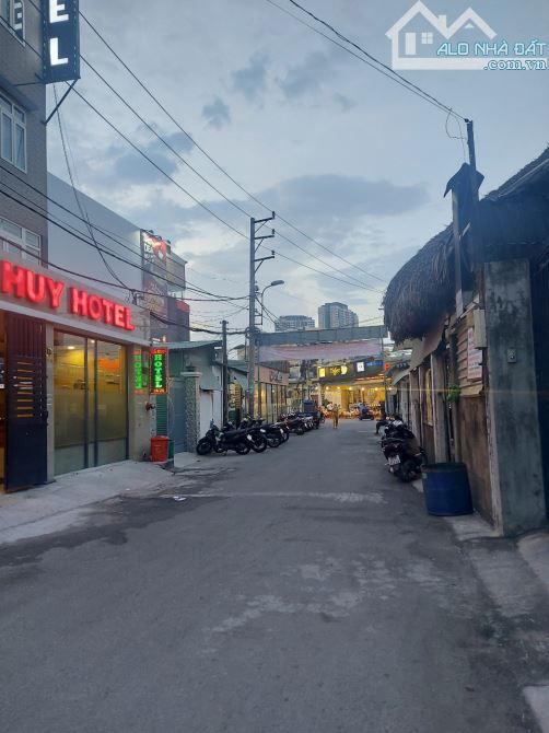 Bán nhà biệt thự đường Nguyễn Duy Trinh Quận 2 cũ gần chợ Giồng (171m2) 46 tỷ - 2