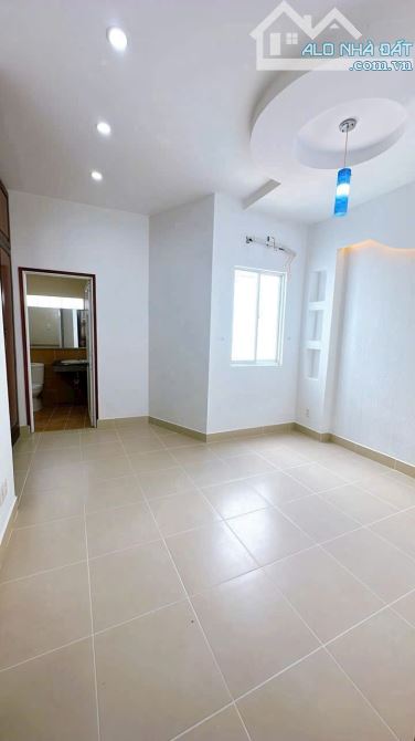 CHÍNH CHỦ CẦN BÁN CHDV 6 TẦNG DTSD 210m2 NGUYỄN KHOÁI Q.4 DÒNG TIỀN TR 45TR NHỈNH 6TỶ . - 3