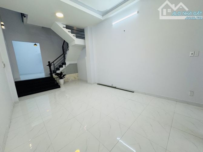 PHAN HUY ÍCH GÒ VẤP ,DT 4×15 ,3 TẦNG ,XE HƠI TỚI NHÀ ,GẦN SÂN BAY EMART ,NHỈNH 7 TỶ - 3