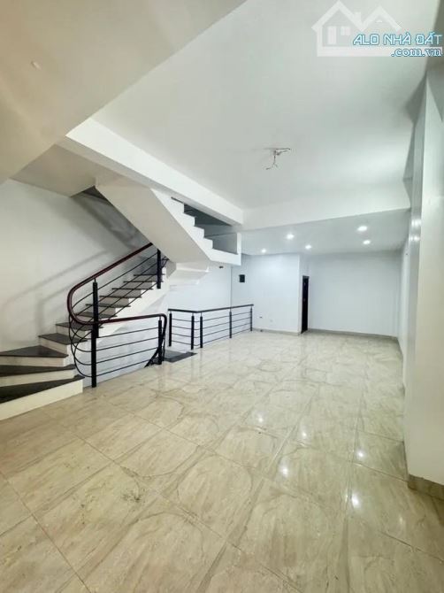 Trung Tâm Bồ Đề, Cả Phố Đúng 1 Căn 75m2 7T, MT 6m, Vỉa Hè, Kinh Doanh Dòng Tiền - 26.x Tỷ - 3