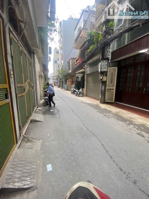 Bán nhà phân lô ô tô đỗ cửa, gara Tố Hữu, Thanh Xuân  DT: 55m2 x 4,5 tầng, MT: 4,1m - 3