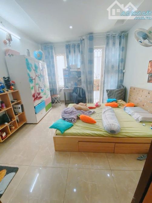 NHÀ SIÊU KHỦNG - 4 TẦNG - SÁT MẶT TIỀN - 45m2 - 5 Phòng - Ngay Khu Ẩm Thực Phan Xích Long - 3