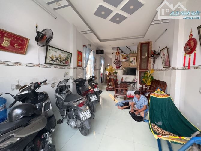NHÀ ĐẸP 3 TẦNG, SÁT Đ.VƯỜN LÀI, P.AN PHÚ ĐÔNG/Q12, HẺM 8M, 92M2, CHỈ 8.9TỶ - 3