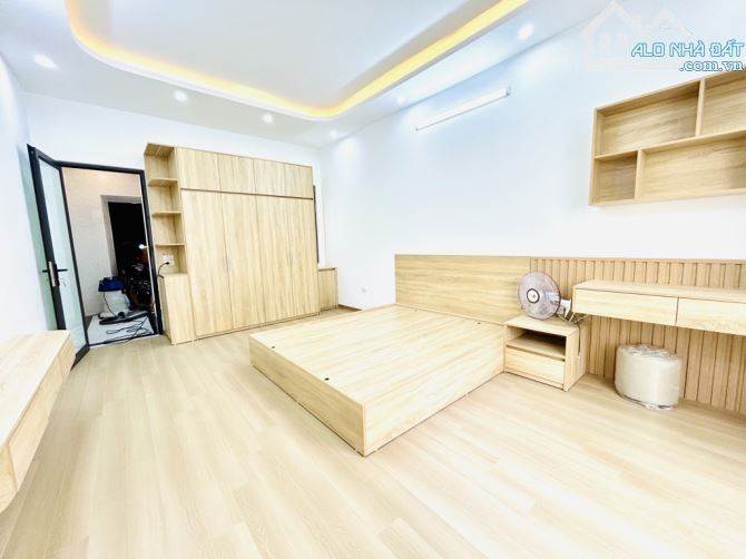 TRẦN KHÁT CHÂN - THANG MÁY - XÂY MỚI - ĐẦY ĐỦ NỘI THẤT - 3