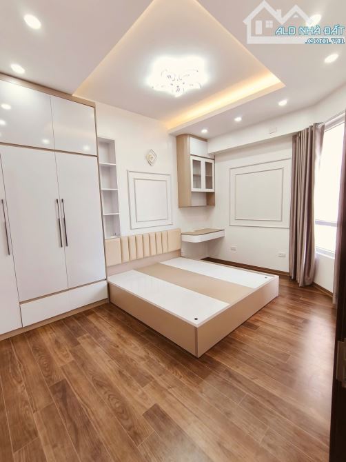 Căn hộ cao cấp phố Thành Thái, đối diện công viên Cầu Giấy, 3 ngủ, full nội thất đồng bộ - 3
