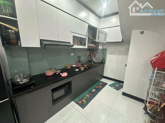 BÁN NHÀ THƯỢNG CÁT - FULL NỘI THẤT - 32M2 - 5 TẦNG - 5.6 TỶ - 3