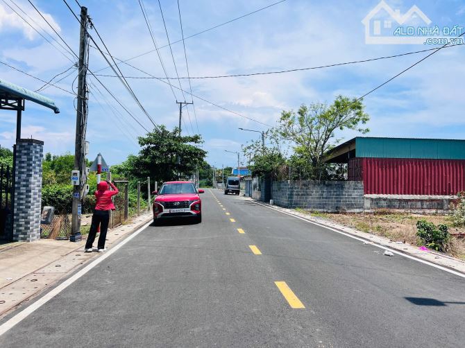 BÁN ĐẤT BIỂN LỘC AN - LONG ĐẤT - BRVT; đối diện sân bóng và trường tiểu học Lộc An - 3