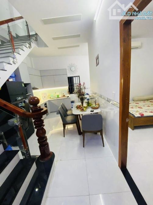 Nhà Trung Tâm P.Dĩ An- HCM. Dt:84m2, HXH 5M. SHR: Chỉ 4 Tỷ x - 4
