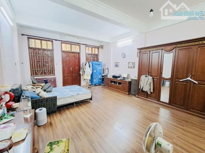 HIẾM! NHÀ PHỐ HÀNG BÀI - VỊ TRÍ VÀNG - THOÁNG TRƯỚC SAU- 3 bước ra phố, tràn tiện ích - 4