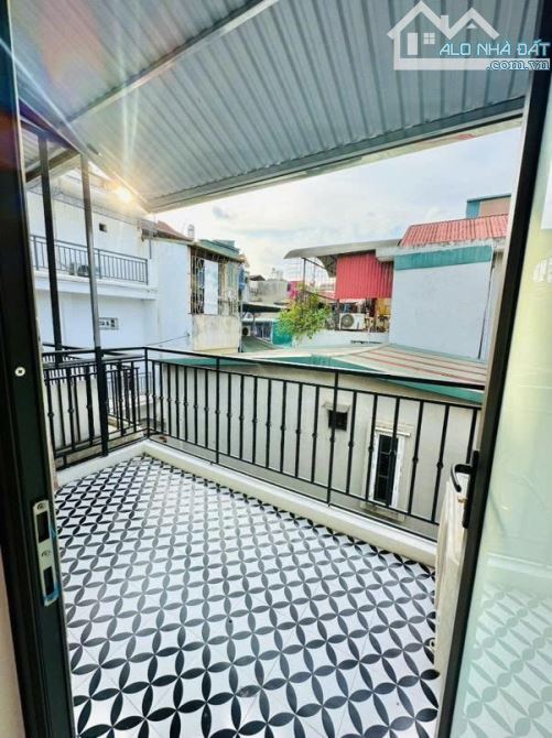 BÁN CĂN HỘ TẬP THỂ NGÕ 33 NGUYỄN AN NINH – 60M² – 2 TẦNG – Ô TÔ ĐỖ CỬA – GIÁ 2.95 TỶ - 4
