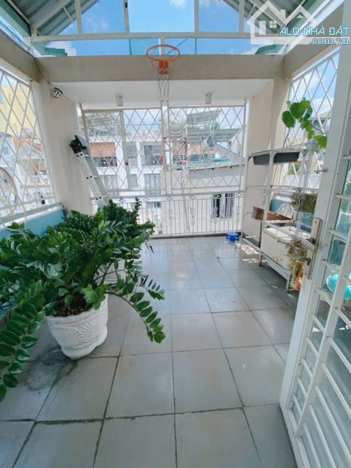 NHÀ SIÊU KHỦNG - 4 TẦNG - SÁT MẶT TIỀN - 45m2 - 5 Phòng - Ngay Khu Ẩm Thực Phan Xích Long - 4