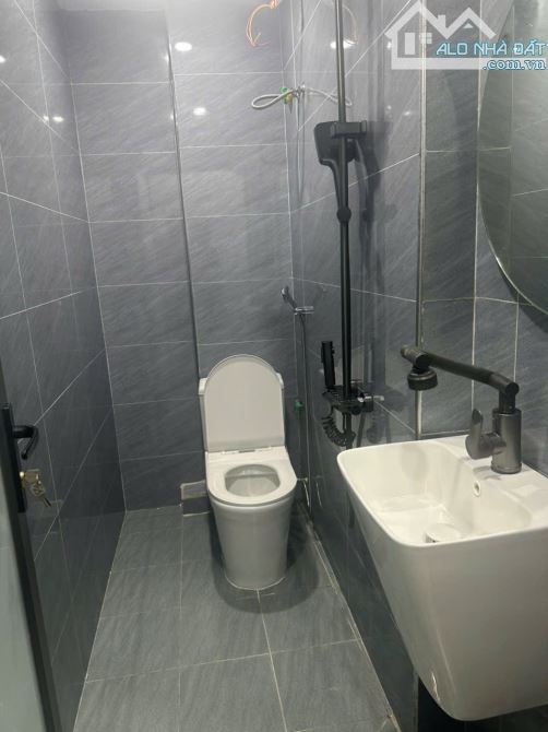 Bán Nhà Trần Nguyên Hãn Ô Tô Vào Nhà Xây Độc Lập - 4