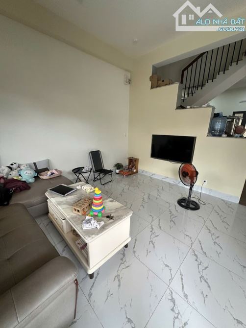 Bán nhà Lô gốc 90m2 , ngang 6m Trịnh Quang
Nghị . Q8, 3 lầu chỉ 7,55 tỷ - 4