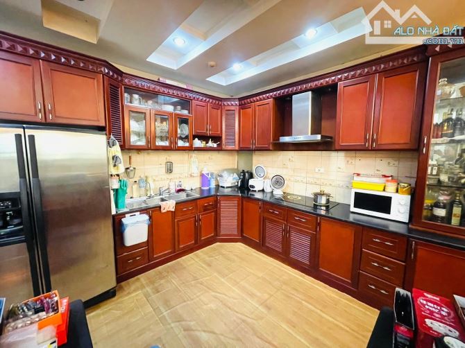 Bán chung cư phố Láng Hạ - 199m2 cực rộng -view triệu đô - cực hiếm - 4