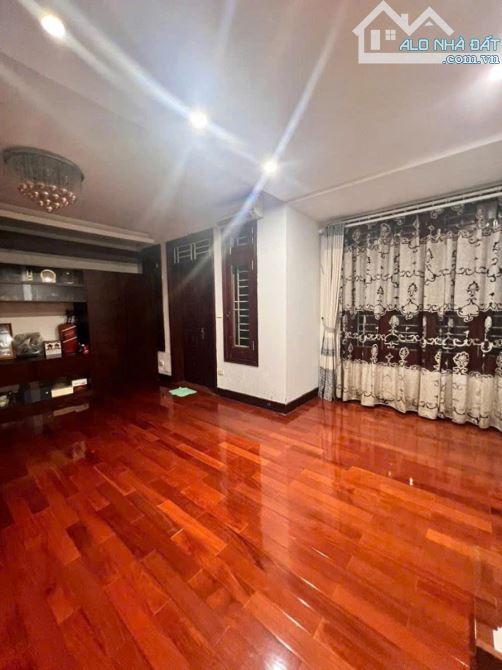 BIỆT THỰ NHÀ VƯỜN VĨNH PHÚC - BA ĐÌNH - DT 141M2 x 4T - MT 8,2M - 48 TỶ - SIÊU VIP - 4
