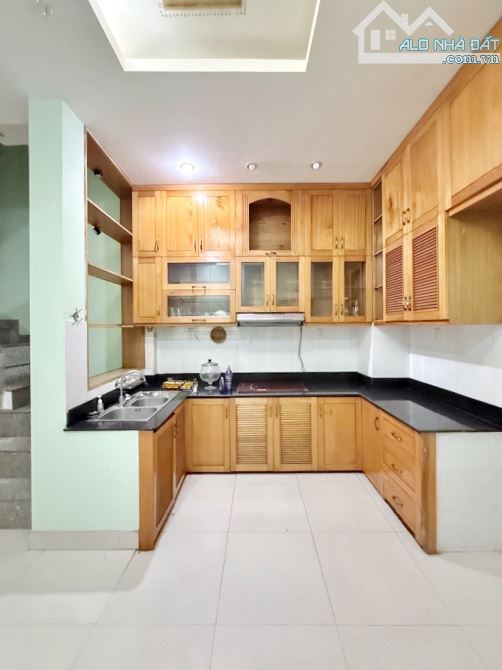 Bán biệt thự sát mặt tiền Nguyễn Đình Chiểu Q3, 144m² x 7 tầng thang máy - MT: 8m - 52 tỷ - 4